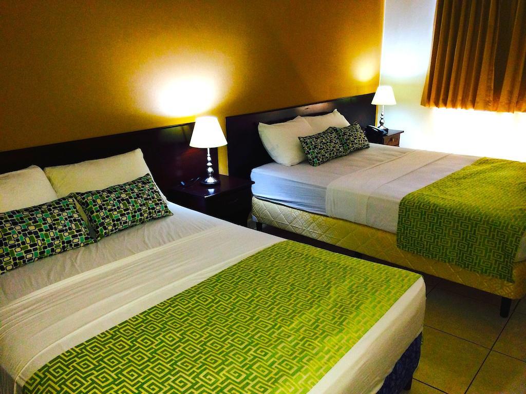 Hotel Residencial Cervantes David Cameră foto