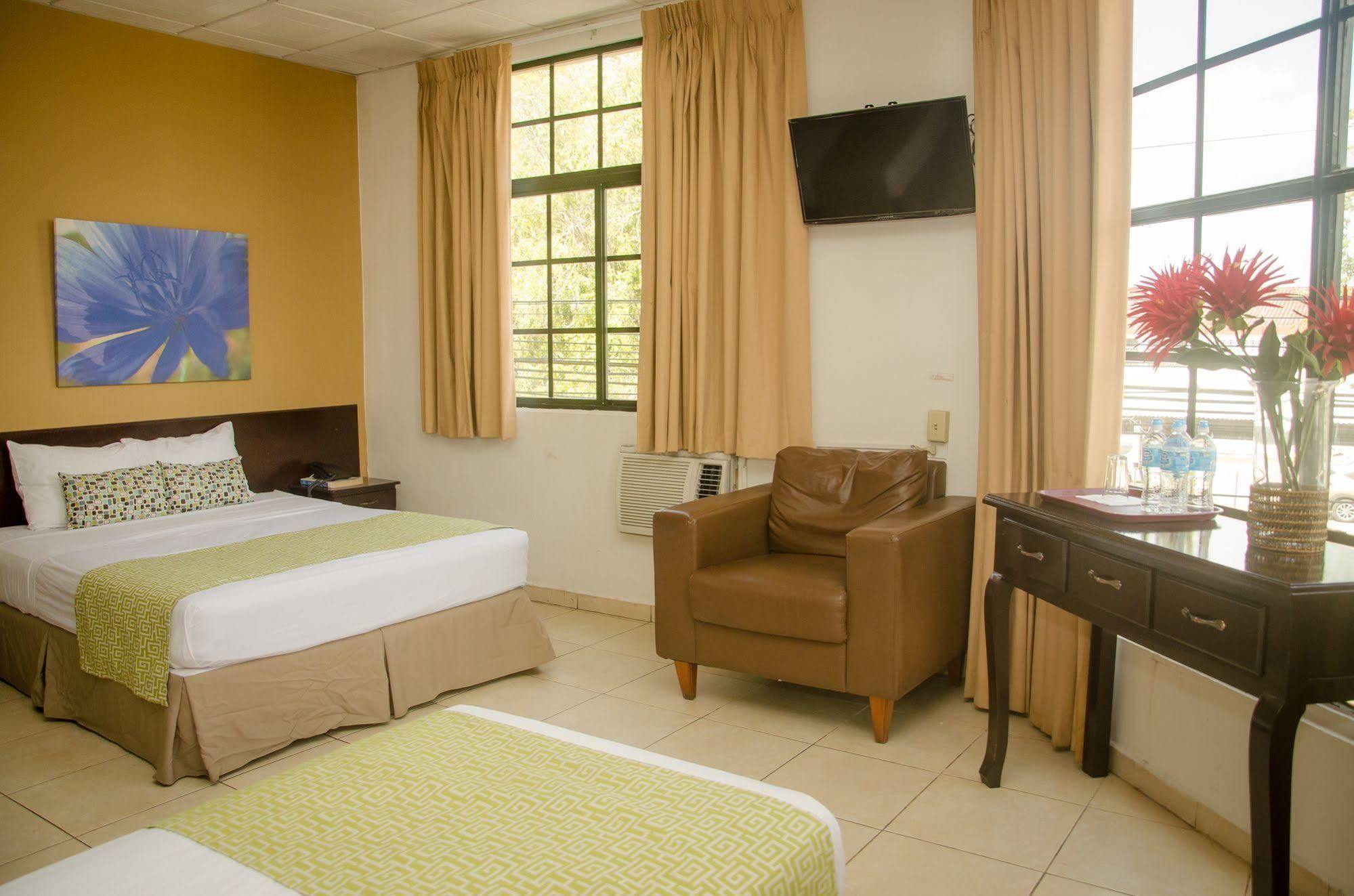 Hotel Residencial Cervantes David Exterior foto